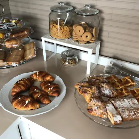 فندق مبيت وإفطار La Terrazza Near The باري