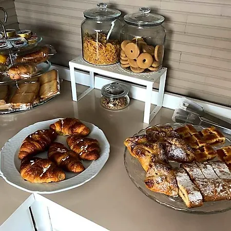 La Terrazza Near The 3* 巴里